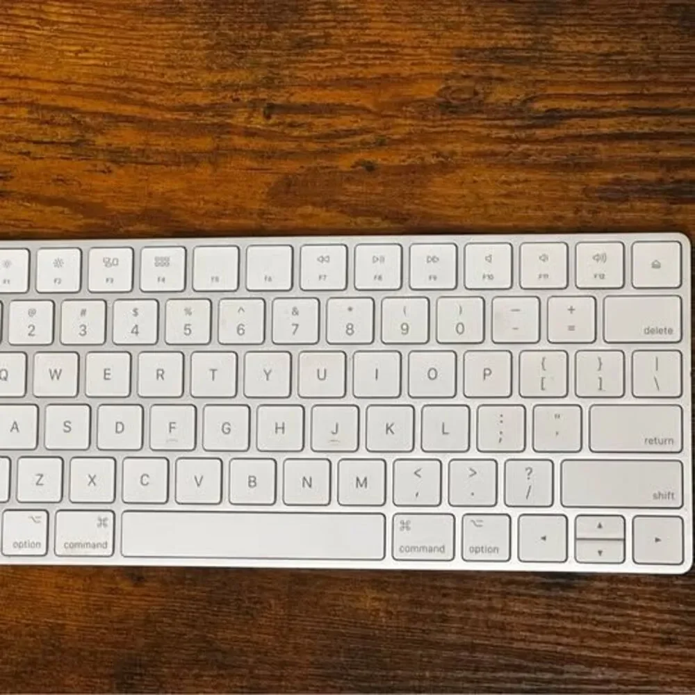Apple Magic Keyboard & mouse